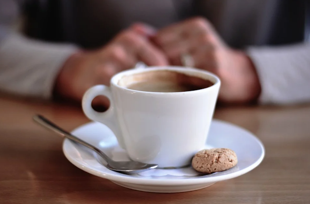 Bisnis Warung Kopi Sederhana Raup Untung Jutaan Perbulan