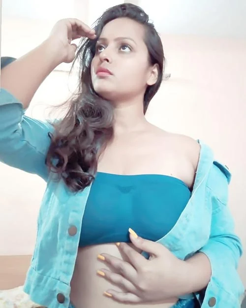 Priti Maurya hot bhojpuri actress sundara bhabhi