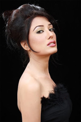 Mehwish Hayat HD Wallpapers for Free Download 