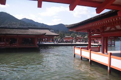 Parte del santuario Itsukushima que está dentro del agua