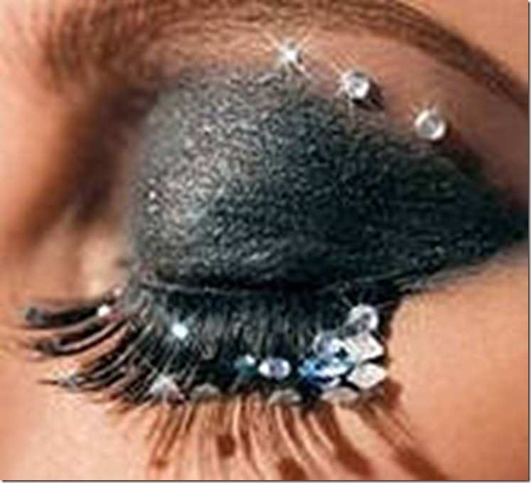 makiyazh glaz(eye makeup)гламур,гламурный макияж,наростить ресницы,нарощенныересницы покрашенные в чёрный цвет,чёрные тени на глазах,чарующий взгляд
