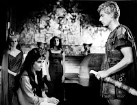 Roddy McDowall y Elizabeth Taylor en Cleopatra