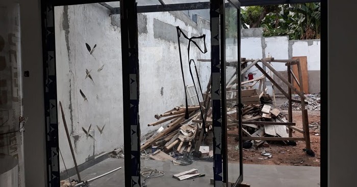 Kusen Aluminium  dan Pintu  Aluminium  pemasangan di Komplek 