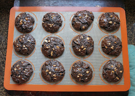 Food Lust People Love: All of my taste testers agree, these fudgy flourless chocolate cashew cookies are GOOD. Better than good. We thought they were fabulous. Crunchy on the outside and wonderfully chewy in the middle. And as long as there are no nut allergies to worry about, your gluten-free friends will love them too.