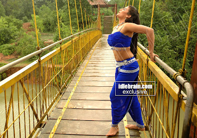 DESI HOT MASALA Photo gallery Of South Actress JYOTHIKA Spicy Photo Gallery