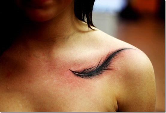 clavicule_plume_tatouage