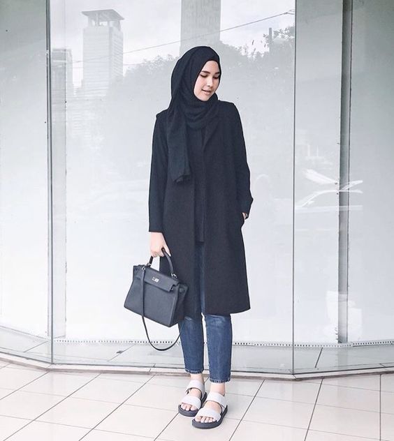 30 Gaya Fashion Hijab Casual Terbaru 2022