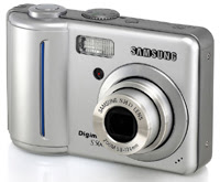 Samsung DIGIMAX S500 is a 5.1 mega pixel digital camera