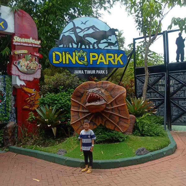 Pengalaman Bertualang di Dino Park - Jawa Timur Park 3