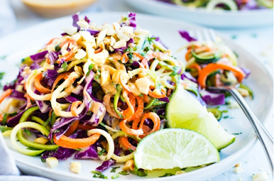 Thai Zucchini Noodle Salad with Cabbage #vegan #recipevegetarian