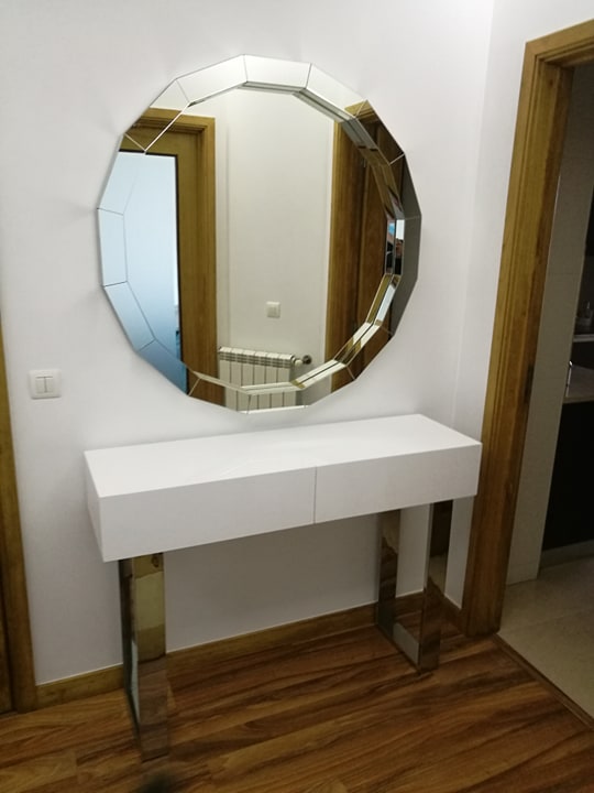 Consola Jade