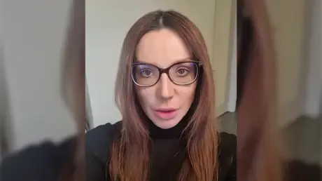 زوجة ميدفيدتشوك تطلب من بوتين المساعدة في تحرير زوجها في تبادل أسرى مع أوكرانيا(فيديو)