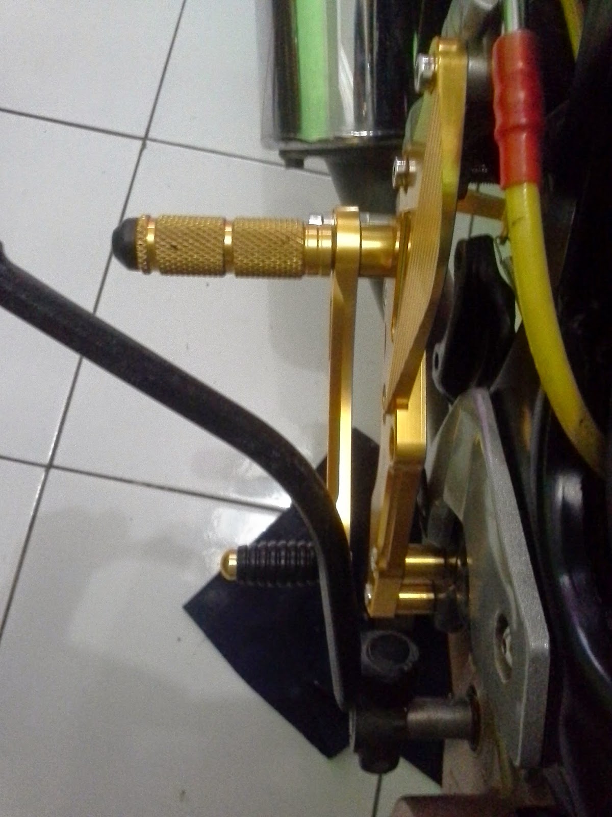 Modifikasi Simple Suzuki Satria FU 150 Gold