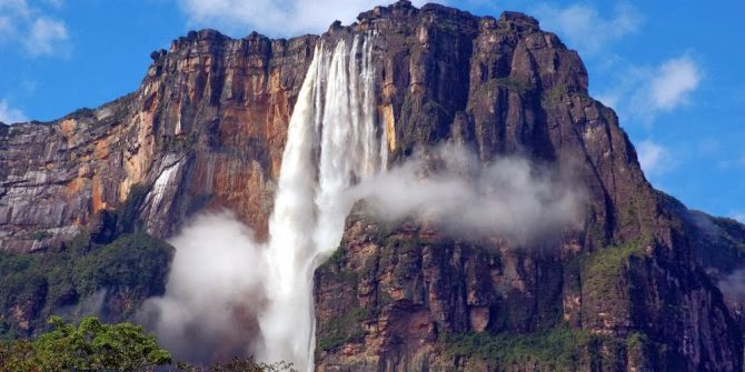 The most amazing Waterfalls in the World - Angel Falls or in Spanish