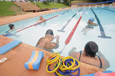 Projeto Esporte em Rede inclusão pessoas deficiência visual meio de atividades aquáticas