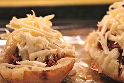 Chili-filled potato skins