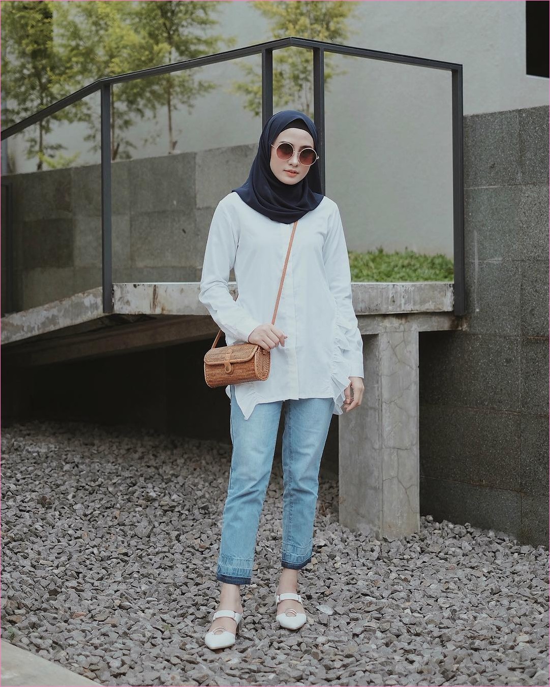 Outfit Baju Hijab Casual  Untuk Kuliah Ala Selebgram 2022
