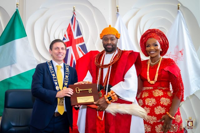 Olu of Warri Presented With Key to the City of Brampton.