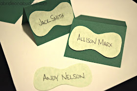 Planning a golf-themed wedding? Or maybe just one at a golf course? Make these SUPER cute DIY golf green escort cards. There's even a free printable for them at www.abrideonabudget.com.