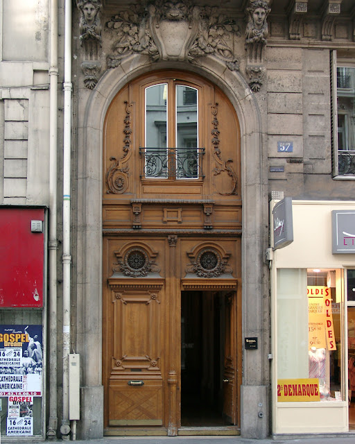 Front door, Rue de la Chaussée-d'Antin, Quartier de la Chaussée-d'Antin, 9th arrondissement, Paris