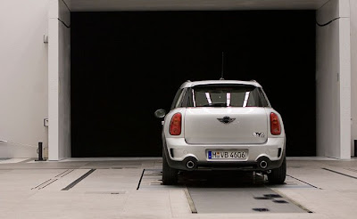 MINI Countryman dressed in sports kit  Aero Package new photos