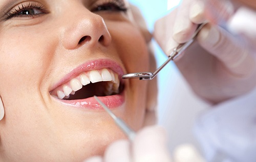 Khám răng miệng định kỳ tại những nha khoa uy tín