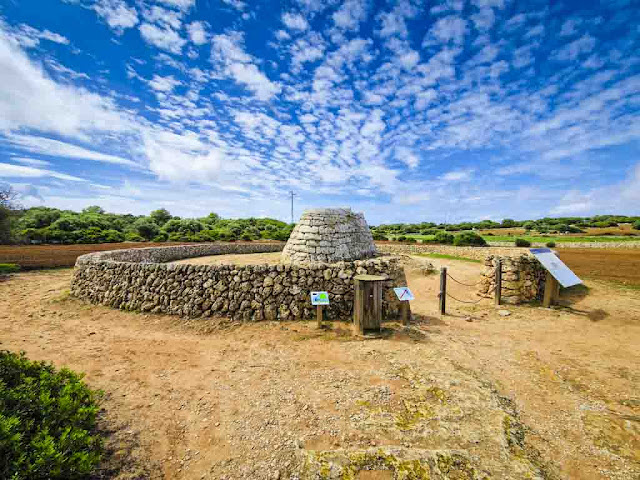 Naveta d'Es Tudons-Minorca-Menorca