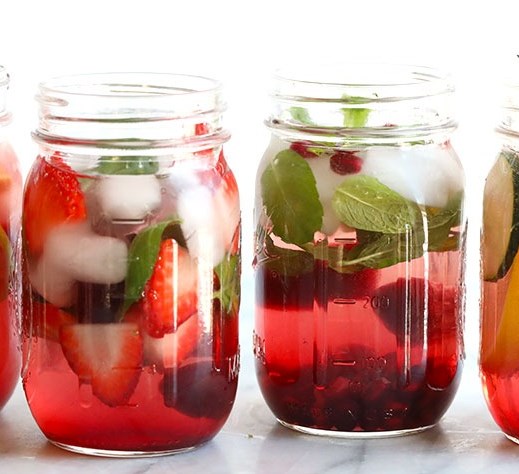 4 FRUIT INFUSED WATER RECIPES #drinks #healthy