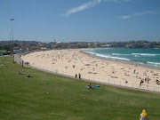 Waikiki Beach is probably the most famous beach destination of Hawaii. (waikiki beach)