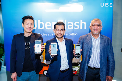 Source: Uber. From left: Warre​n Tseng, GM of Uber Singapore and Malaysia, Wan Md Hazlin Agyl Wan Hassan, Head Taxi, SPAD, Dato' SM Shalahuddin SM Amin, President, Gabungan Pe​ngusaha Teksi Semanjung.
