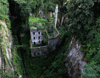 imagen de lugar abandonado ( Italia)