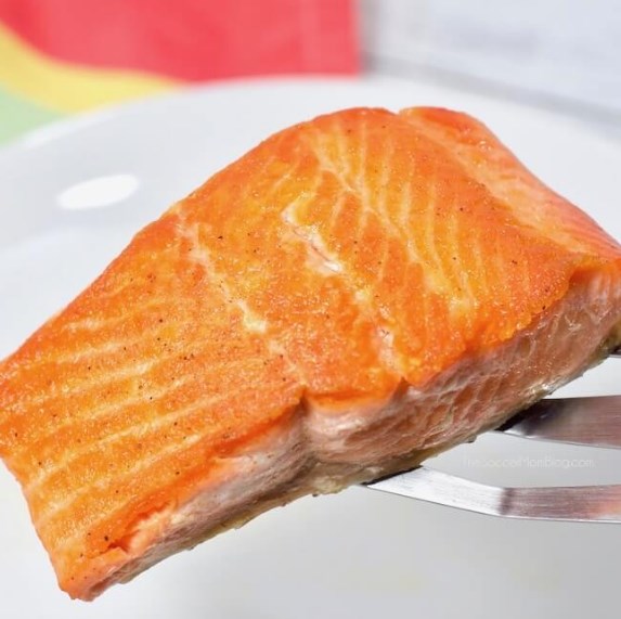 How to Cook Restaurant Style Salmon at Home #DIY #Dinner