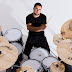 Aprende desde la mejor ubicación como toca Alex Bent, el baterista de Trívium
