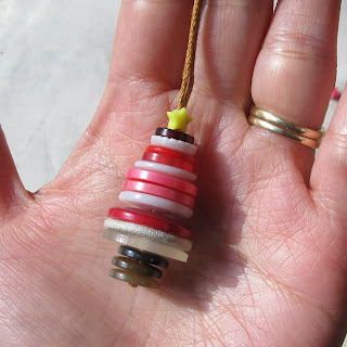 image tutorial diy button christmas tree ornament add a star bead to the top of your tree