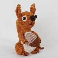 Ardilla amigurumi patrón gratis