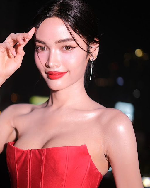 Tawan Phornlaphat Siri – Most Beautiful Thailand Transgender Women's Red Strapless Mermaid Dress