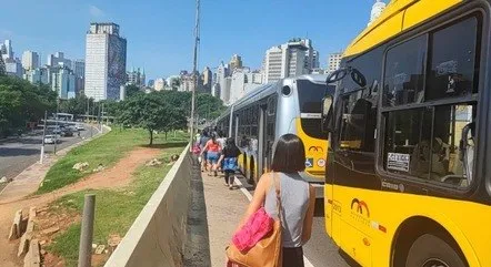 Motoristas de ônibus de São Paulo marcam greve para esta sexta-feira (1º)