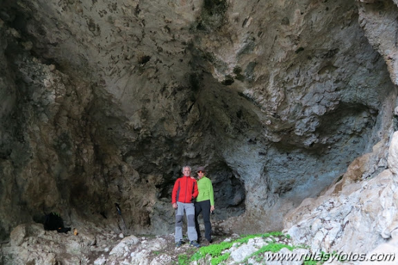 Cuevas de Jauletas y Horgazal