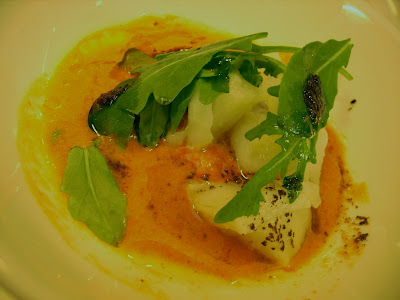 Ensalada de Bacalao Arrain y gazpacho de pimientos del piquillo D.O.