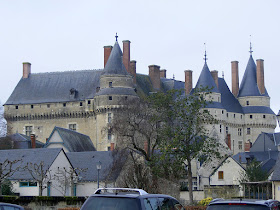 The exterior of the chateau is being cleaned. Photographed by Susan of Loire Valley Time Travel. https://tourtheloire.com