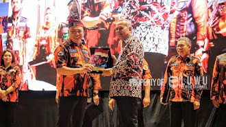 Hadiri Acara Muswil Ke-7 MPW Pemuda Pancasila Sulsel, Bupati Luwu Terima Plakat