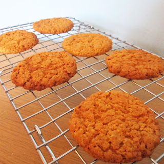 http://themessykitchenuk.blogspot.co.uk/2015/08/oaty-cookies-hobnobs.html