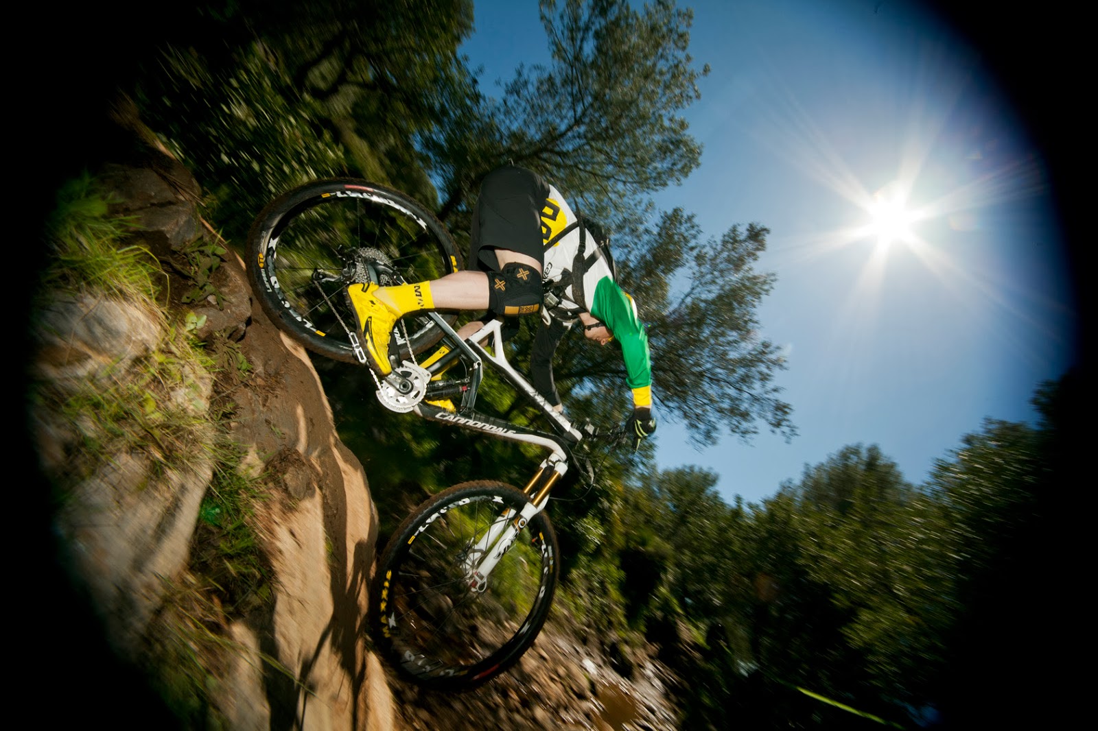 OJÉN, MANO A MANO CON EL ENDURO 