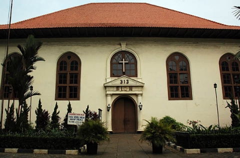 Kasih Kekal Gereja gereja bersejarah di Indonesia
