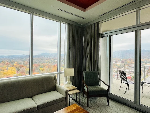 Review: IHG Diamond Upgrade and Benefits at Hotel Indigo Asheville Downtown in North Carolina