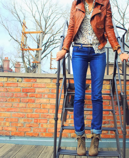 Casual Outfit With Jeans And Short Body Jacket