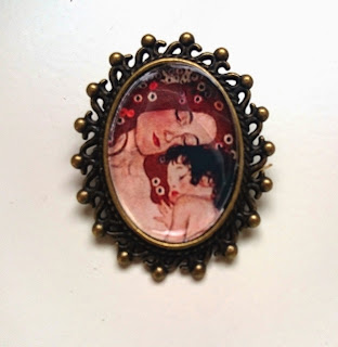 brooch klimt mother and child