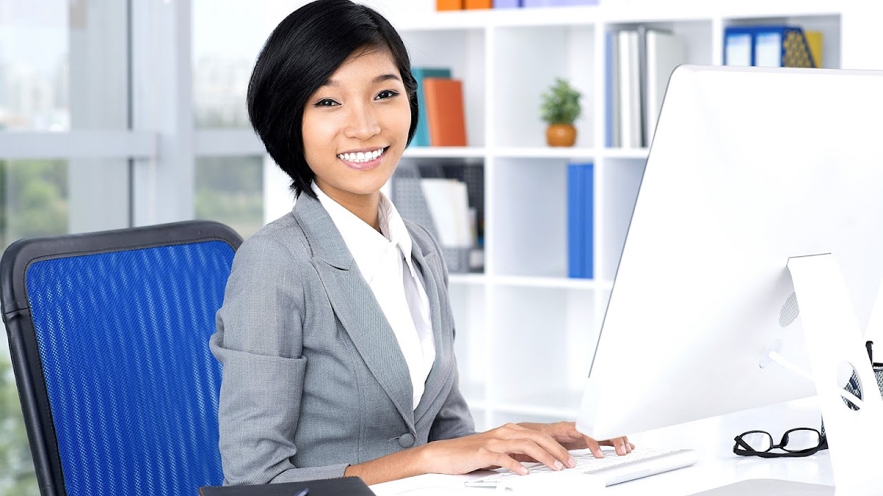 How Much Do Administrative Assistant Make