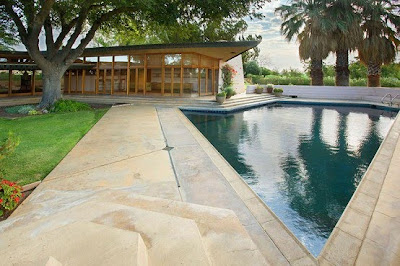 Luxury Farm House by Frank Lloyd Wright