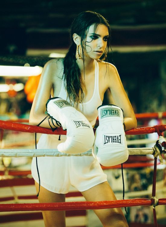 modelo Emily Ratajkowski fotografia de Olivia Malone mulher boxeadora ringue ensaio fashion